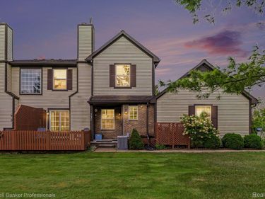 237 Barrington Circle, Orion Township, Mi 48360