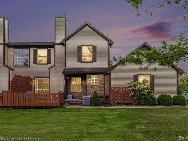 237 Barrington Circle, Orion Township, Mi 48360