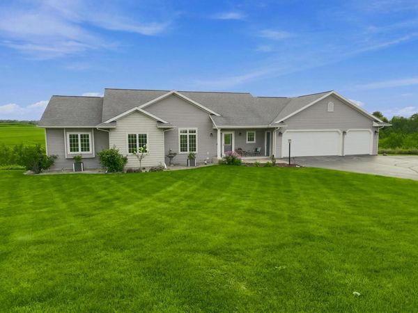 S5420 Eagle DRIVE, Viroqua, WI 54665