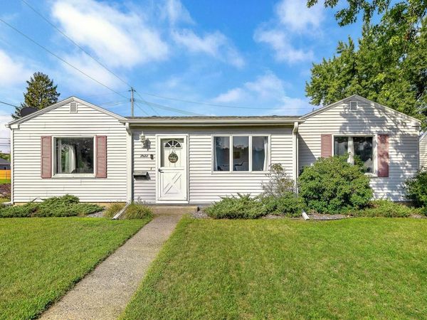 2622 Hoeschler DRIVE, La Crosse, WI 54601