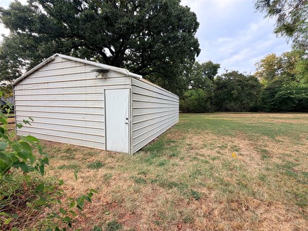Grant Street , Henryetta, OK 74437