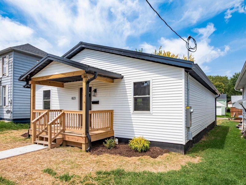 823 Race Street , Zanesville, OH 43701 Photo 1