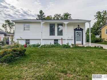 12689 B Street, Omaha, NE 68144