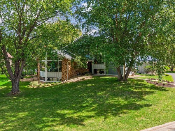 1728 Trail Road, Mendota Heights, MN 55118