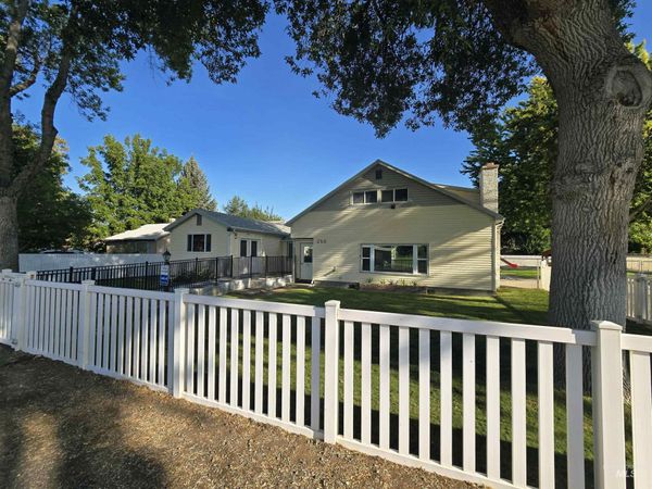 250 E 2nd Ave, Wendell, ID 83355