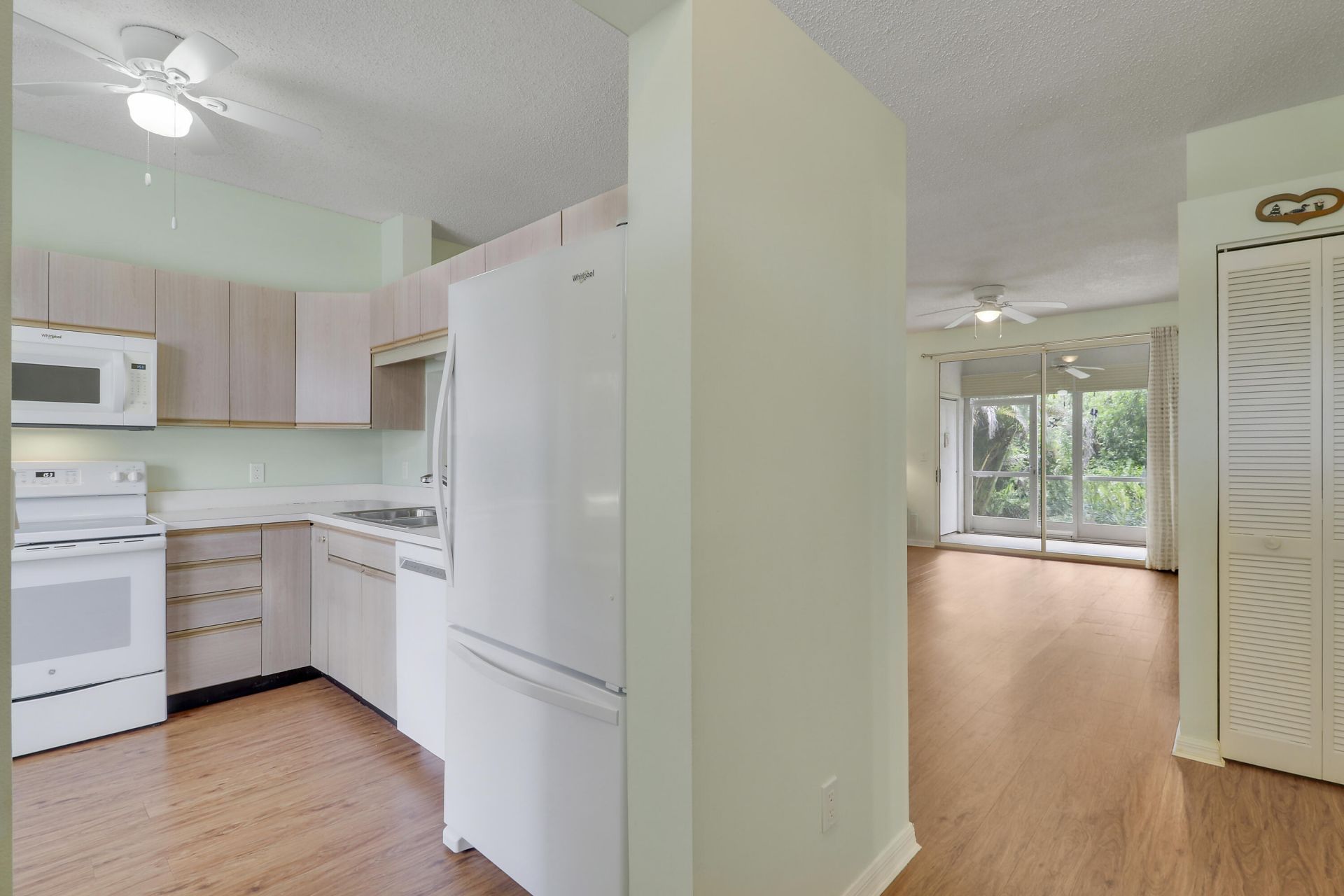 18081 SE Country Club Drive, Unit 37-361, Tequesta, FL 33469 Photo