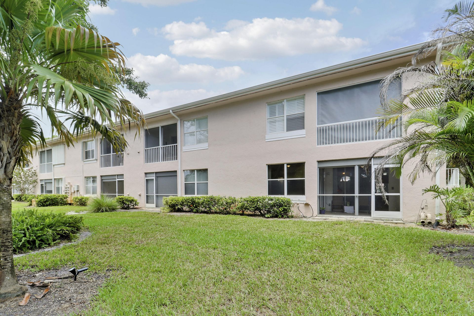 18081 SE Country Club Drive, Unit 37-361, Tequesta, FL 33469 Photo