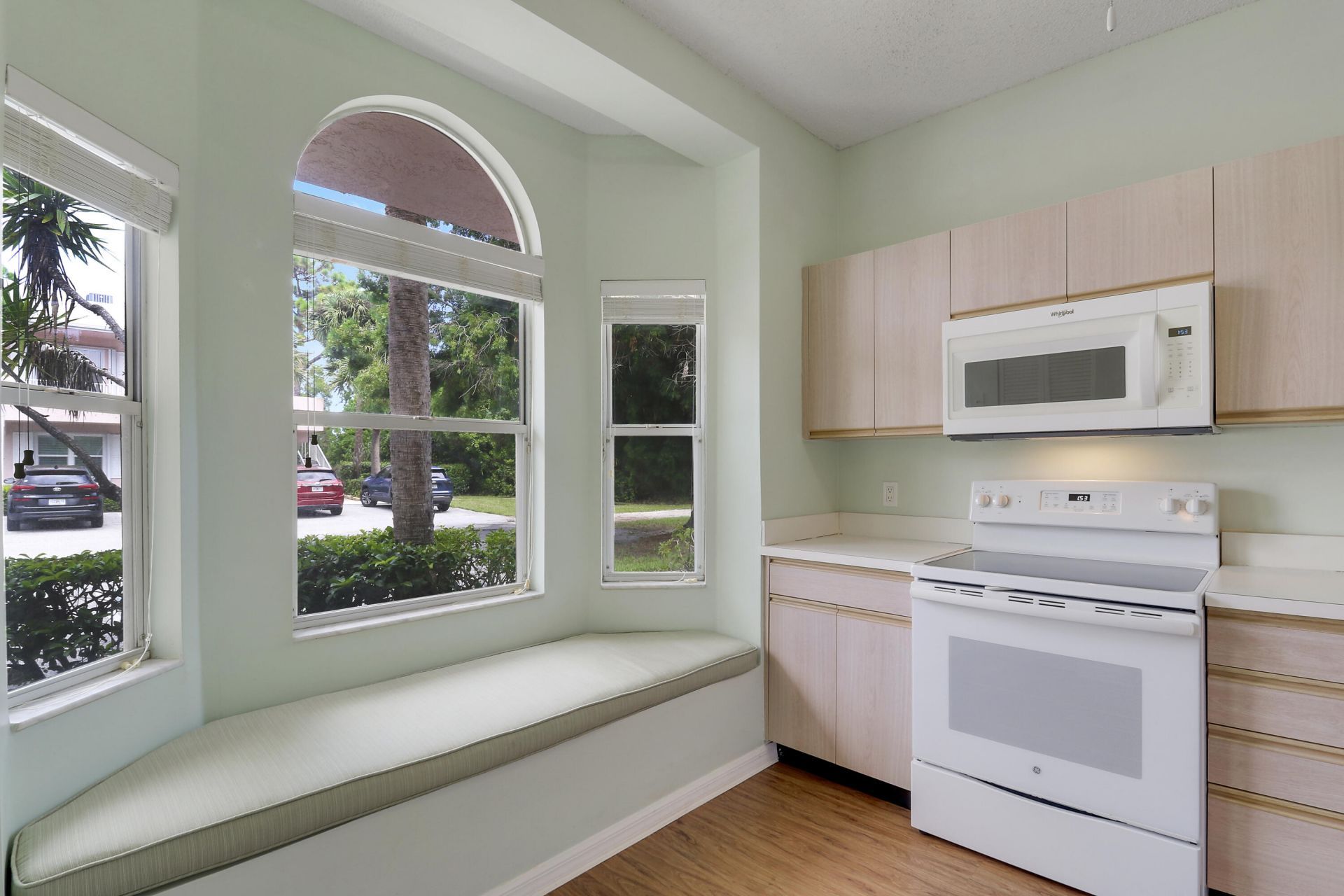 18081 SE Country Club Drive, Unit 37-361, Tequesta, FL 33469 Photo