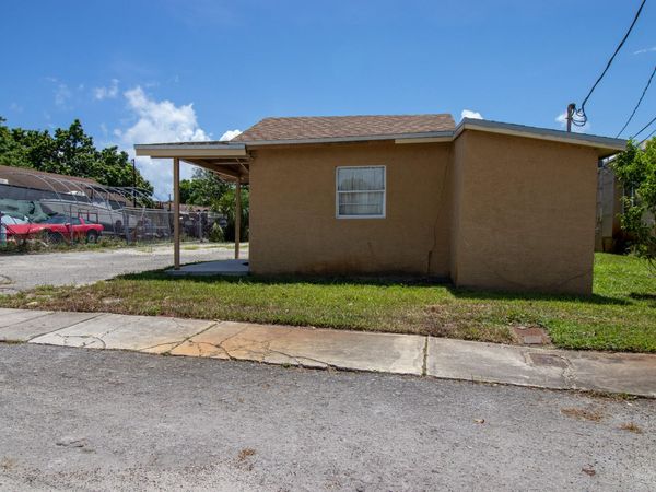 242 SW 7TH Court, Deerfield Beach, FL 33441