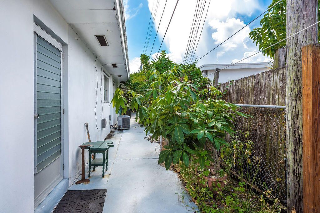 722 Ridge Road, Unit 2, Lantana, FL 33462 Photo