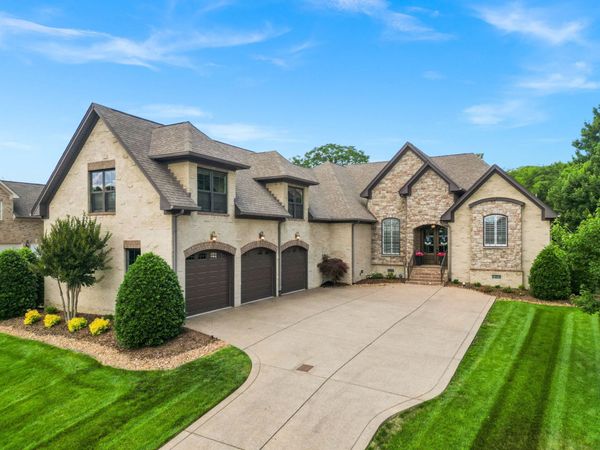 1606 Boardwalk Pl, Gallatin, TN 37066