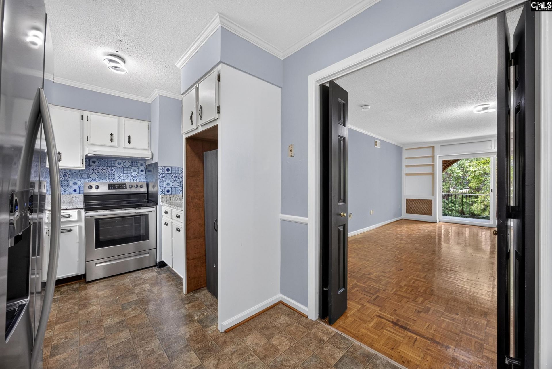 5516 Lakeshore Drive  Photo 11