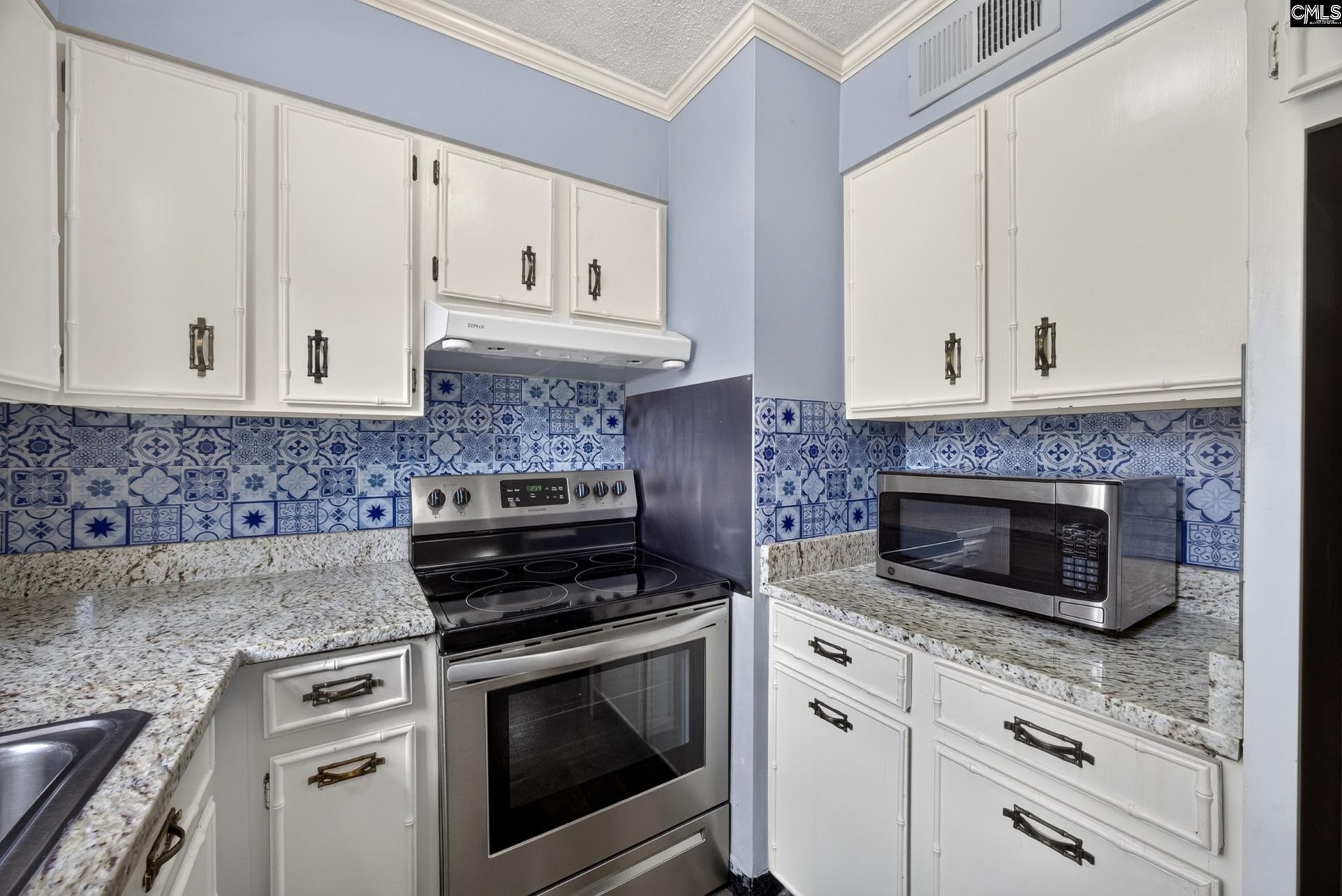 5516 Lakeshore Drive  Photo 12