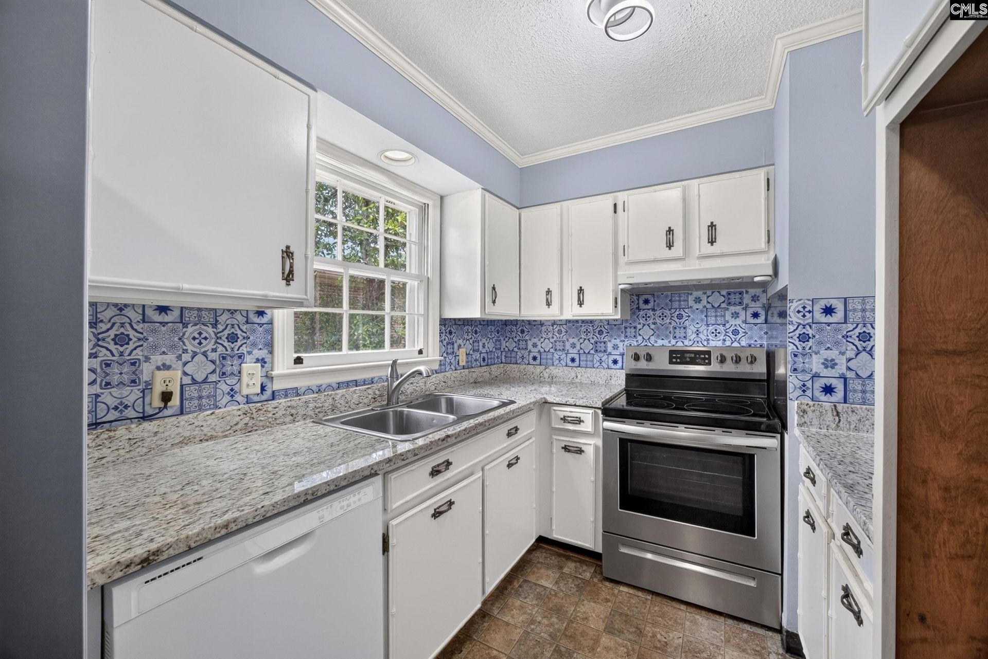 5516 Lakeshore Drive  Photo 13