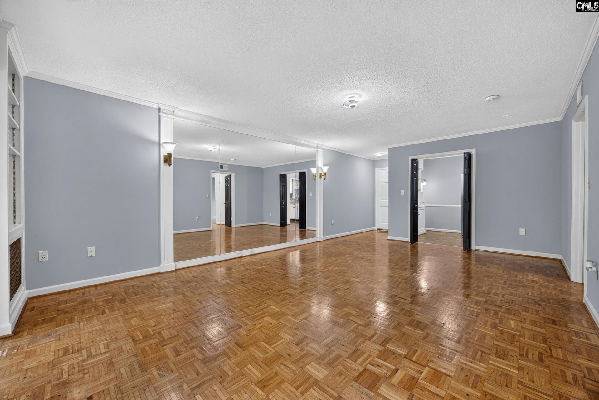 5516 Lakeshore Drive  Photo 8