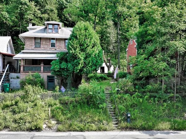 900 GARFIELD AVENUE , POTTSVILLE, PA 17901