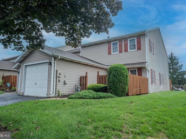 401 BENTWOOD LANE, YORK, PA 17408