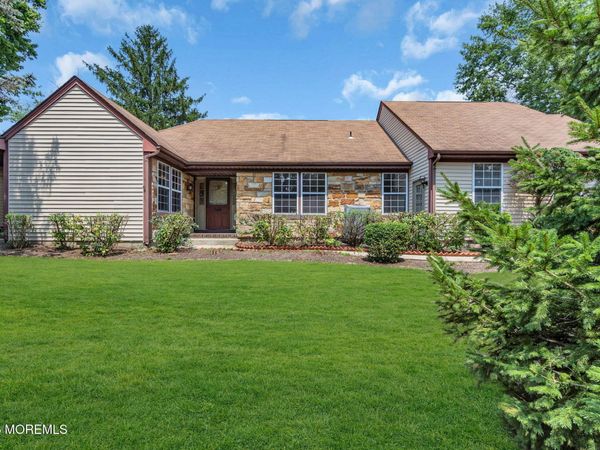 6 Rutherford Hayes Drive, Monroe, NJ 08831