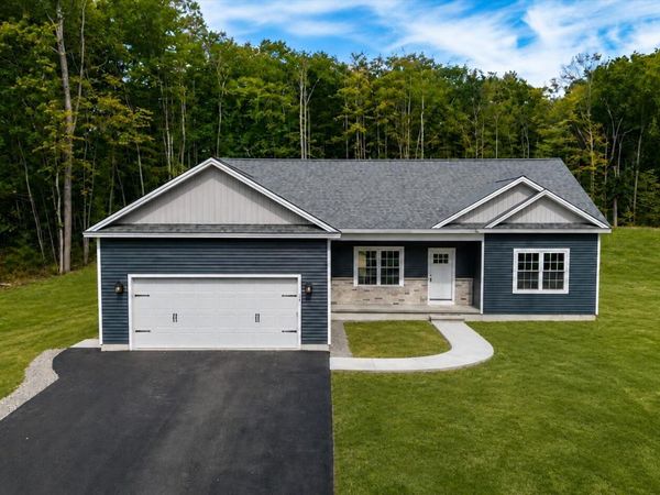 18 Wolfe Road, Queensbury, NY 12804