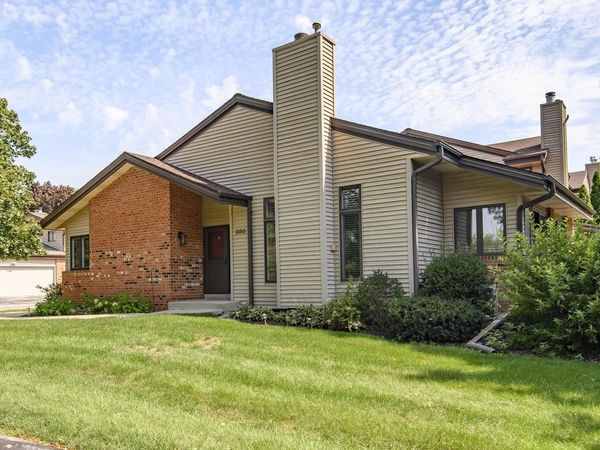 880 Pilgrim PARKWAY, Elm Grove, WI 53122
