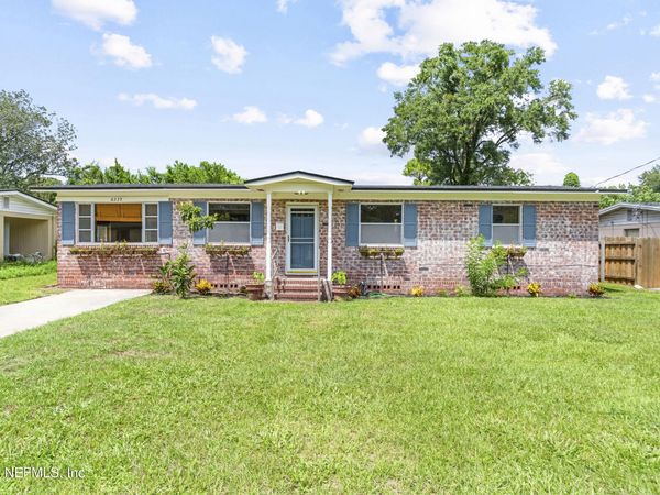 6235 PINE SUMMIT Drive, Jacksonville, FL 32211