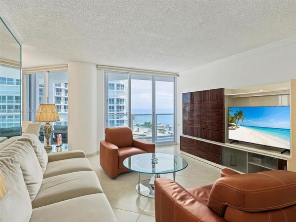 16445 Collins Ave , Unit 825, Sunny Isles Beach, FL 33160