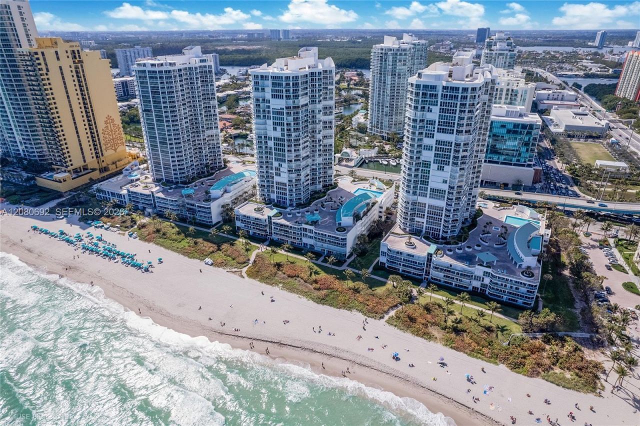 16445 Collins Ave , Unit 825, Sunny Isles Beach, FL 33160 Photo
