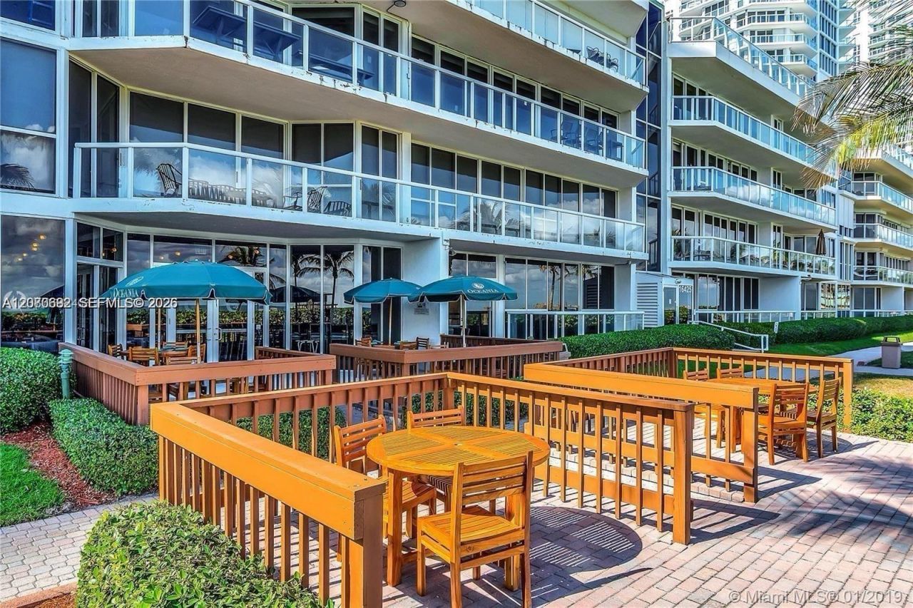 16445 Collins Ave , Unit 825, Sunny Isles Beach, FL 33160 Photo