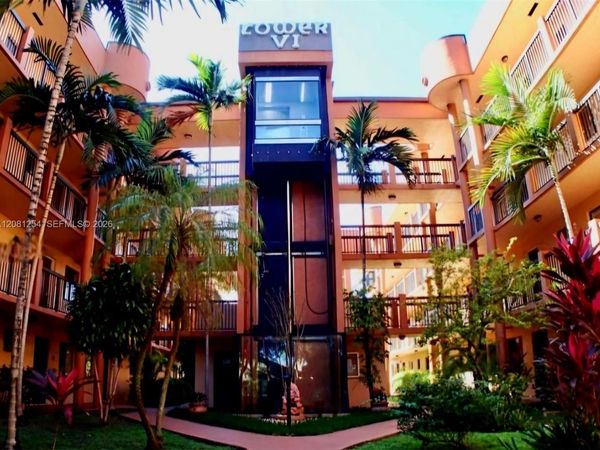 5500 W 21st Ct , Unit 204, Hialeah, FL 33016