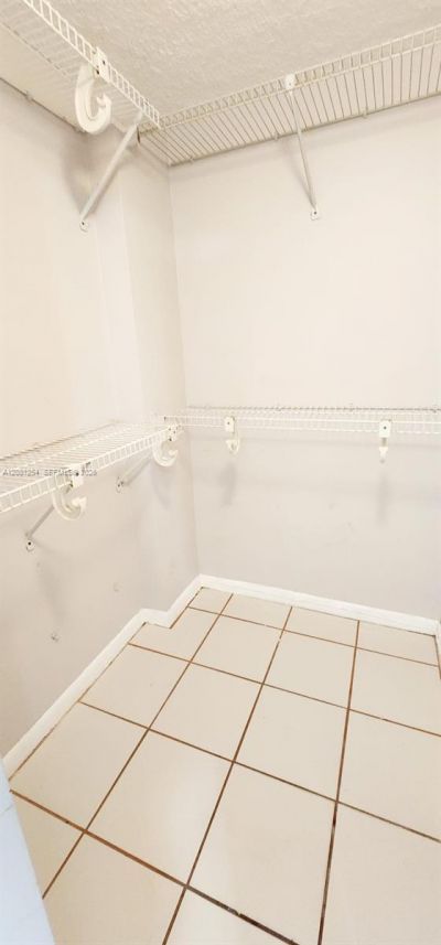 5500 W 21st Ct , Unit 204, Hialeah, FL 33016 Photo