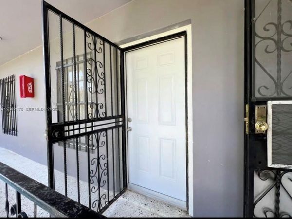 752 NW 4th St , Unit 5, Miami, FL 33128