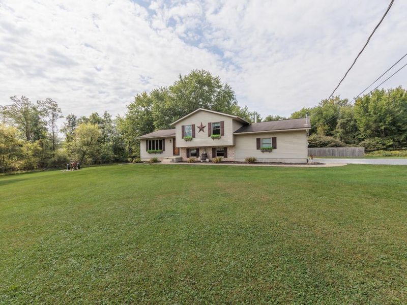 246 Portage Path, Willard, OH 44890 Photo 2