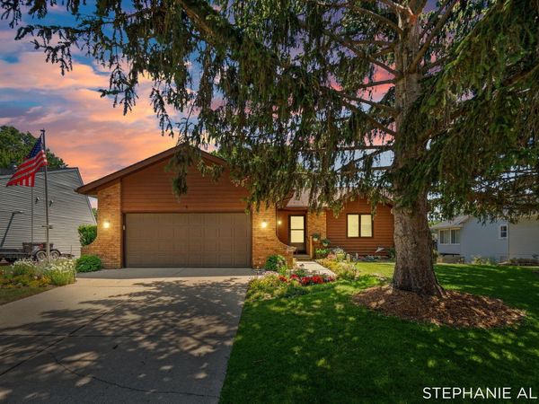 4624 Wyatt Street SW, Grandville, MI 49418