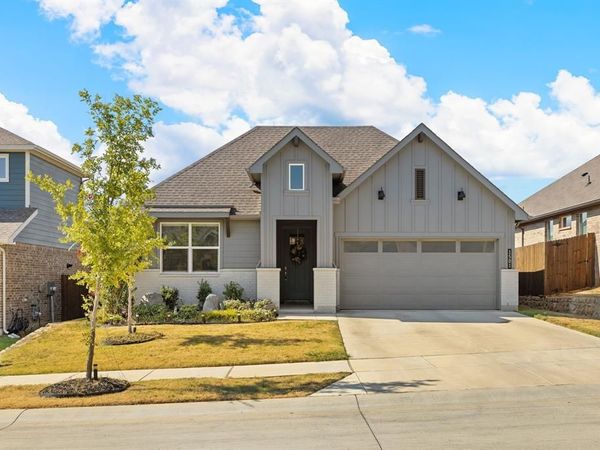 1501 Razorbill Road , Denton, TX 76205