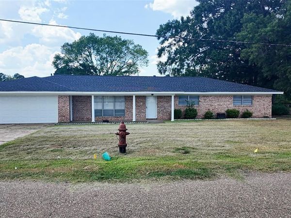103 W 1st Street , Hooks, TX 75561