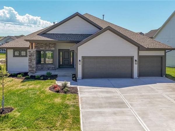 23903 Clear Creek Parkway, Shawnee, KS 66226
