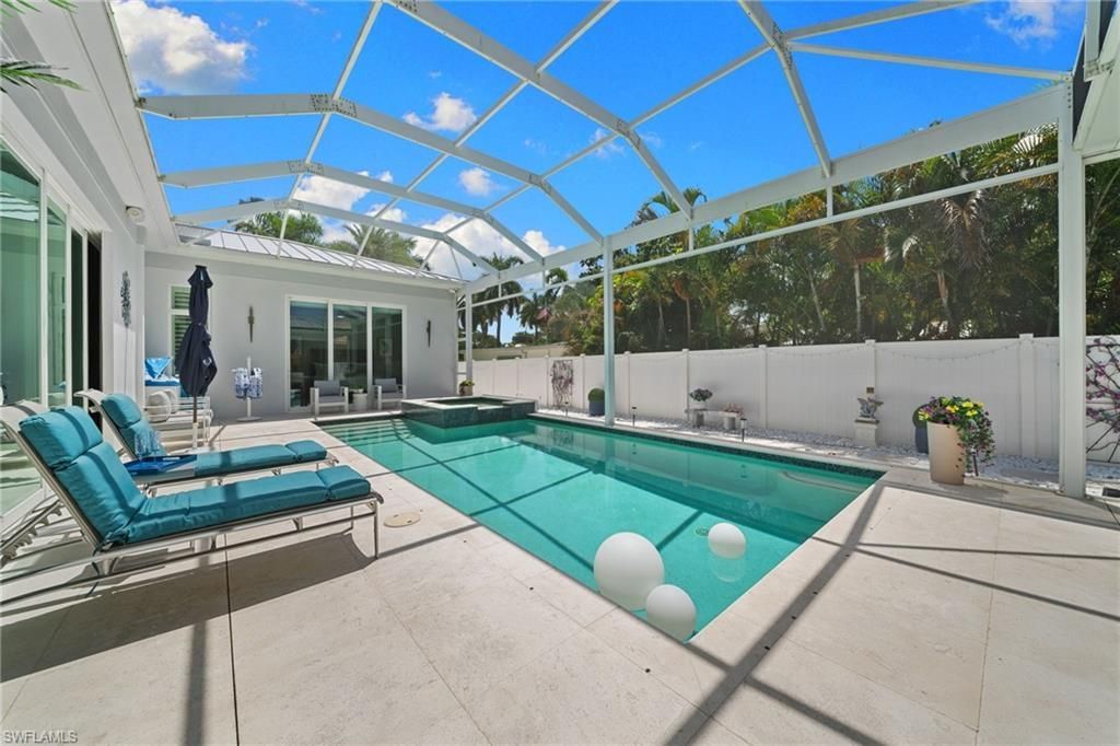 665 10th St N, Naples, FL 34102 Photo