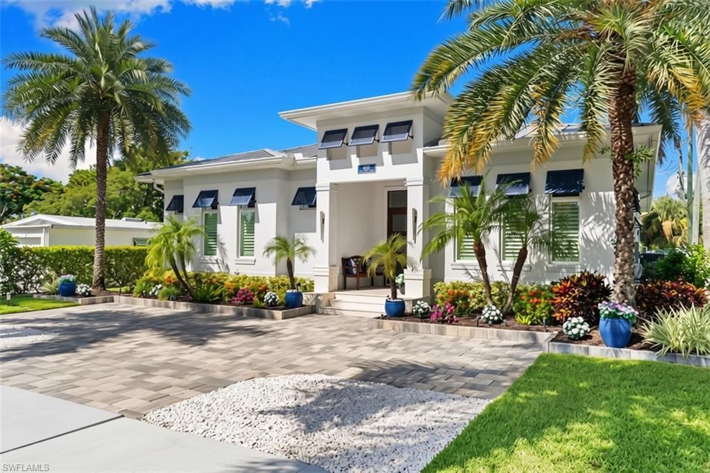 665 10th St N, Naples, FL 34102 Photo