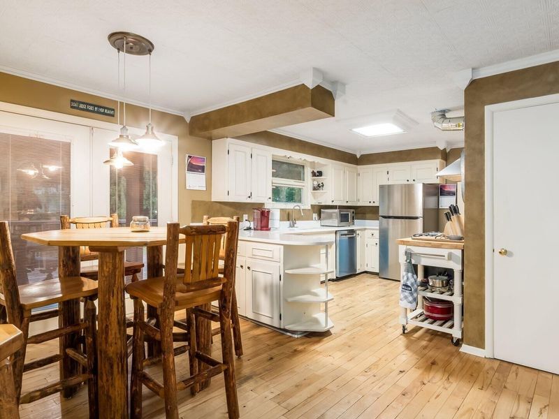 2403 Center Drive , Zanesville, OH 43701 Photo 5