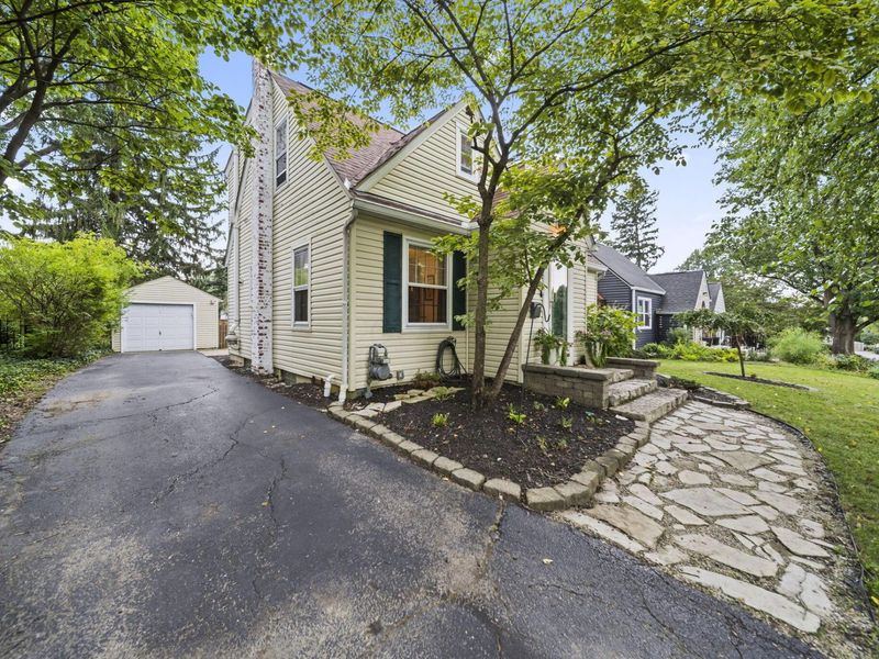 249 W Schreyer Place, Columbus, OH 43214 Photo 3