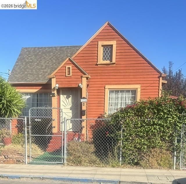 1235 104th Ave, Oakland, CA 94603 Main Photo