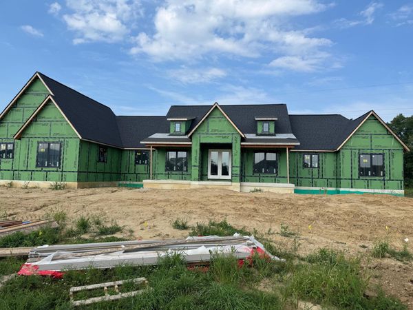 460 Stonebridge Parkway , Valparaiso, IN 46383