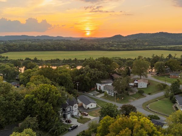 308 Sunliner Dr , Nashville, TN 37209