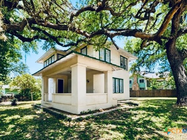 325 North Street , San Marcos, TX 78666