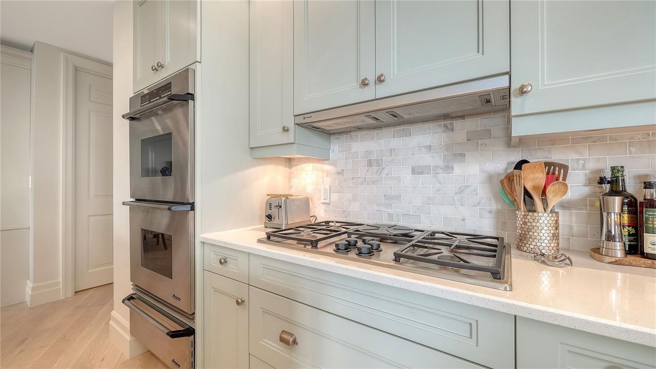 1300 Benjamin Franklin Drive, Unit 908, Sarasota, FL 34236 Photo