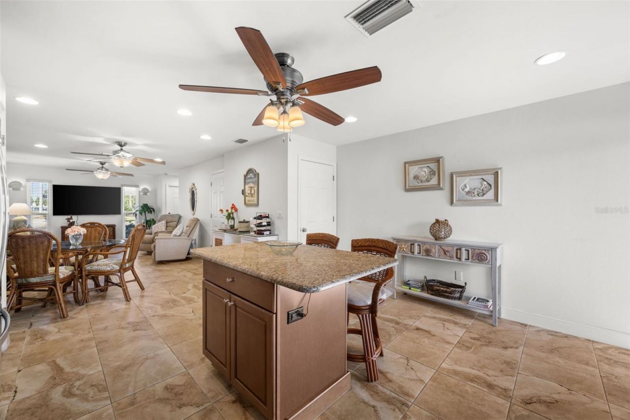 4803 SW Santa Barbara Court , Unit 8, Cape Coral, FL 33914 Photo