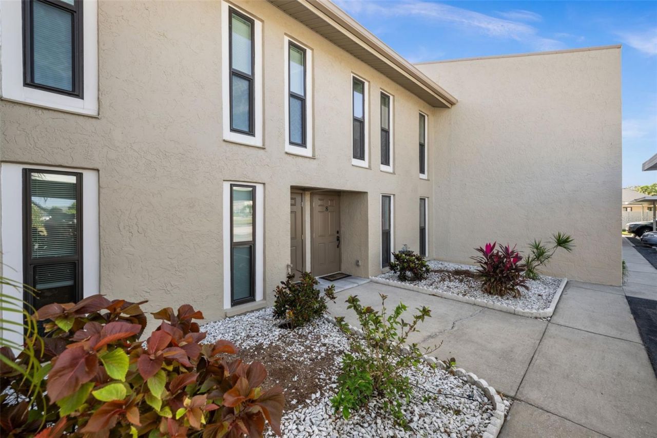 4803 SW Santa Barbara Court , Unit 8, Cape Coral, FL 33914 Photo