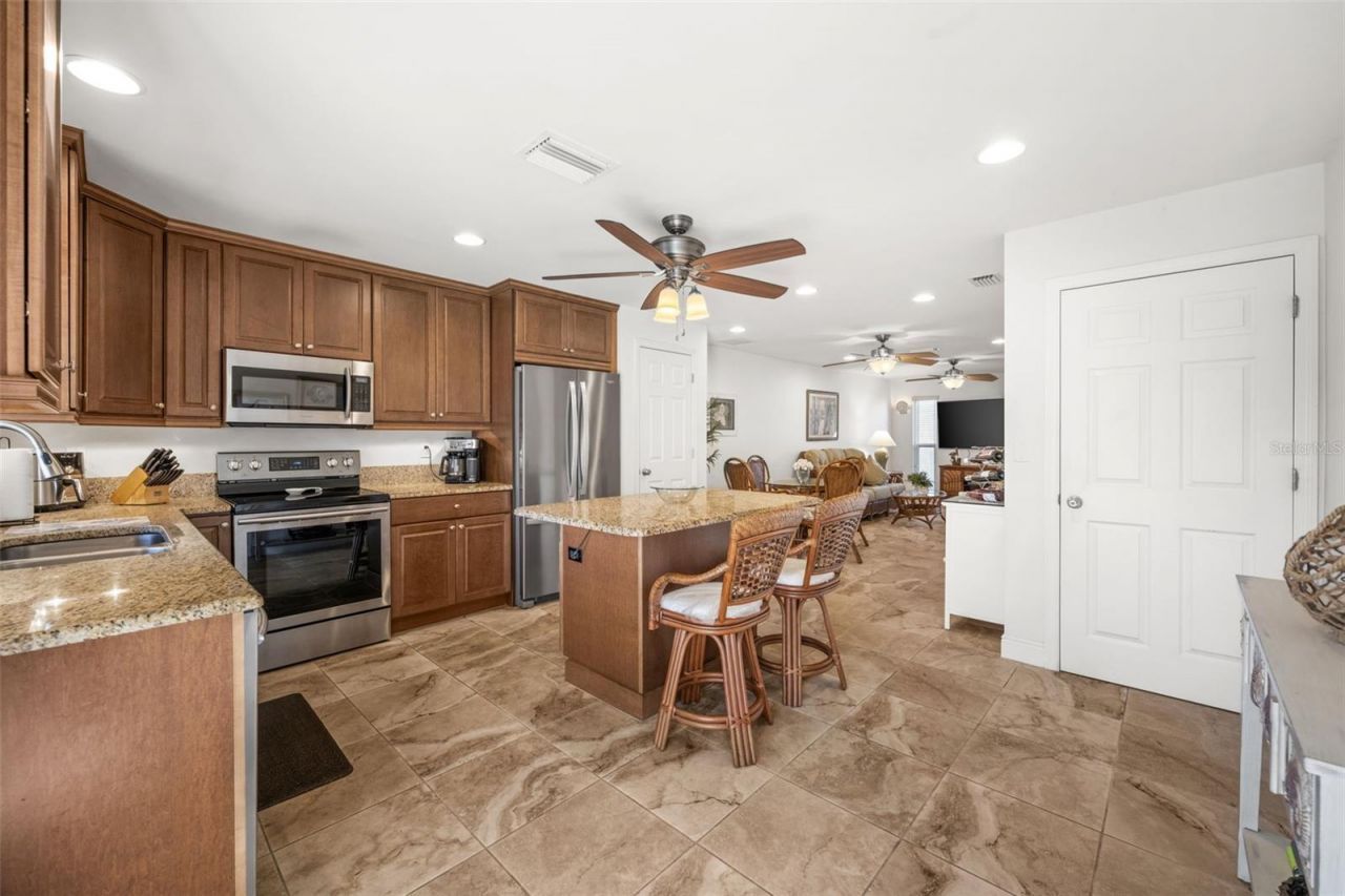 4803 SW Santa Barbara Court , Unit 8, Cape Coral, FL 33914 Photo