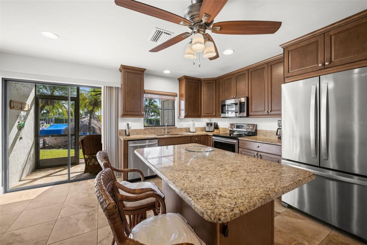 4803 SW Santa Barbara Court , Unit 8, Cape Coral, FL 33914 Photo