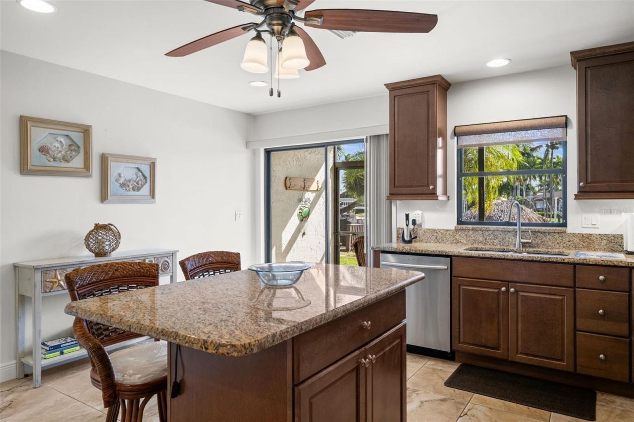 4803 SW Santa Barbara Court , Unit 8, Cape Coral, FL 33914 Photo